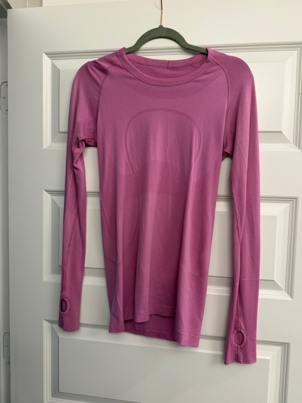 Swiftly Tech Long-Sleeve Shirt 2.0
Hip Length